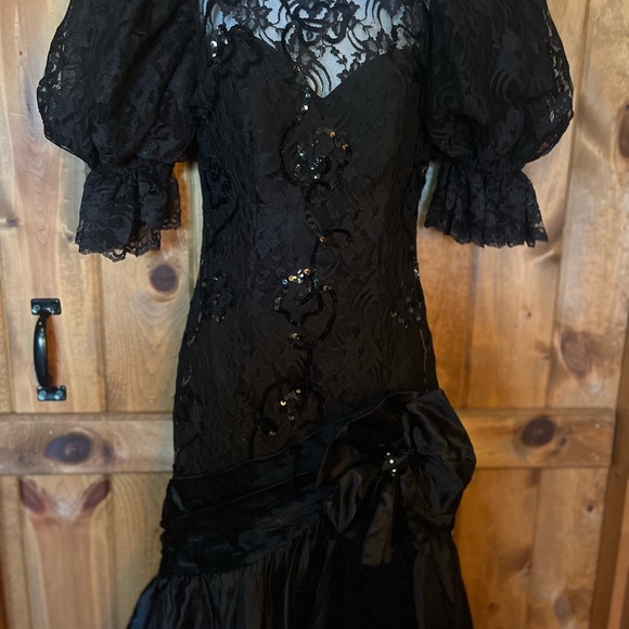 Vintage Gothic size 5/6 Zum Zum black on black prom dress. - Picture 6 of 12